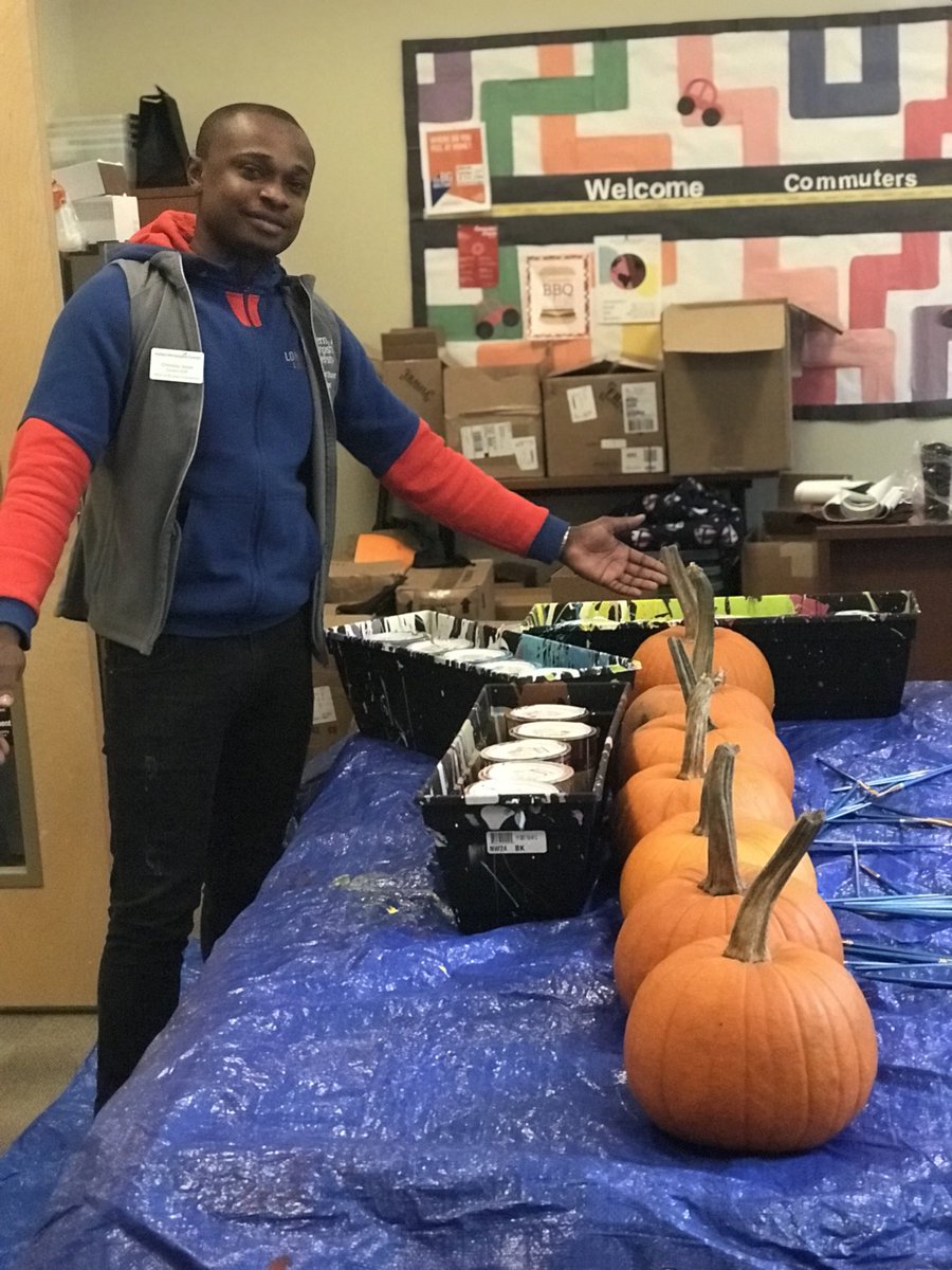 SNHUcommuters's tweet photo. Day 2 of commuter appreciation week: pumpkin painting! Come paint with us from 2-4 in the commuter lounge https://t.co/FPEdV5kCef