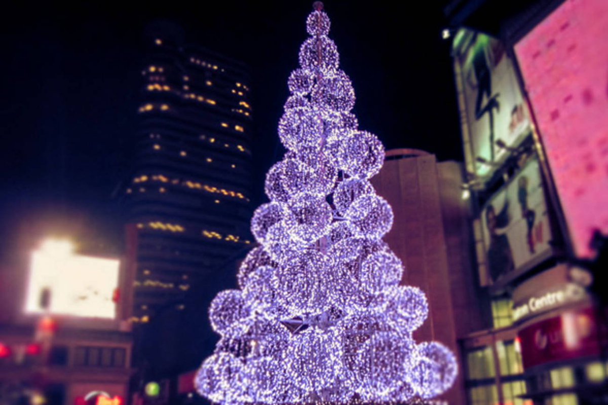 blogTO's tweet photo. A huge light show is coming to to Yonge-Dundas Square next month https://t.co/ZH1L0Y8Qy2 https://t.co/hoKB04J9sQ
