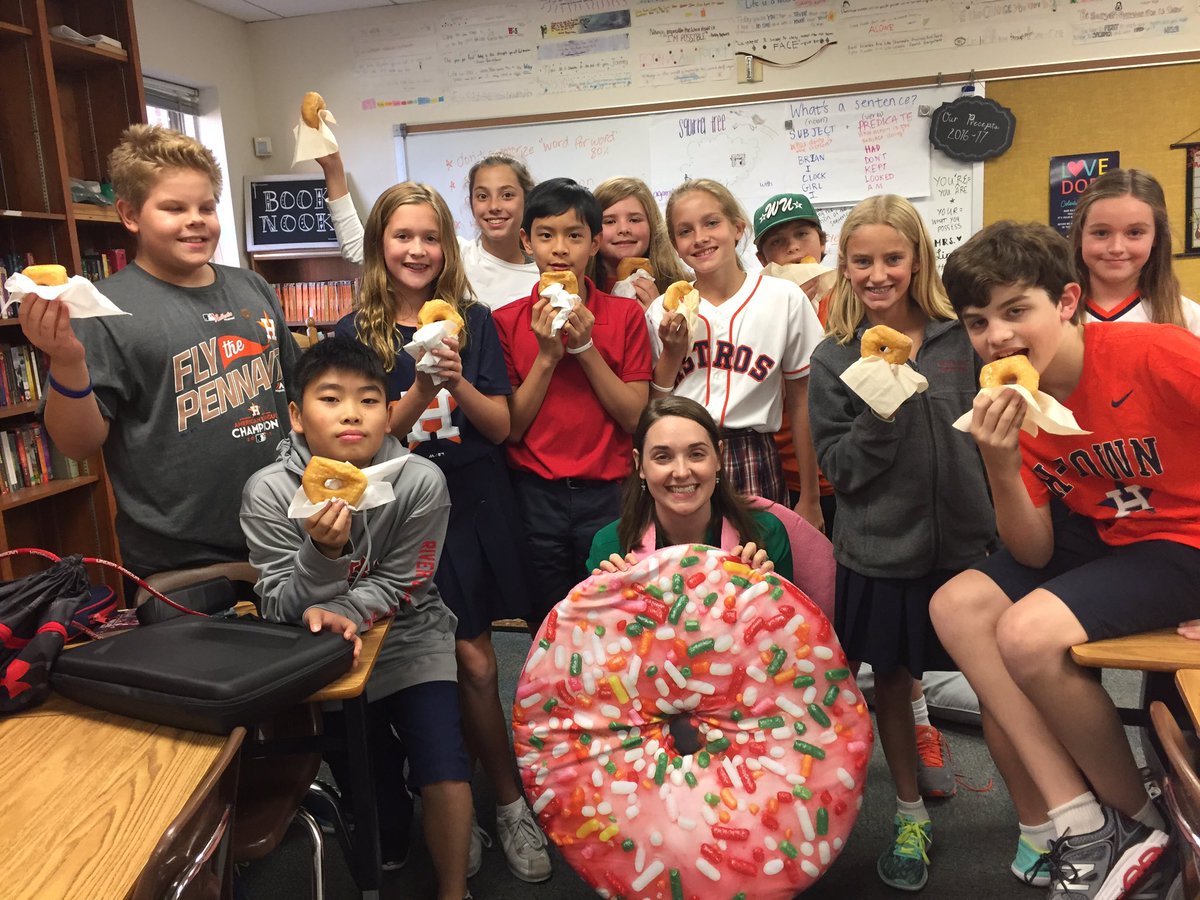 caseysensei's tweet photo. The Lin Llama Advisory is celebrating #RedRibbonWeek! We do-nut do drugs. (The costume was all their idea) 😄 @robshouston https://t.co/S6VjT67yN1
