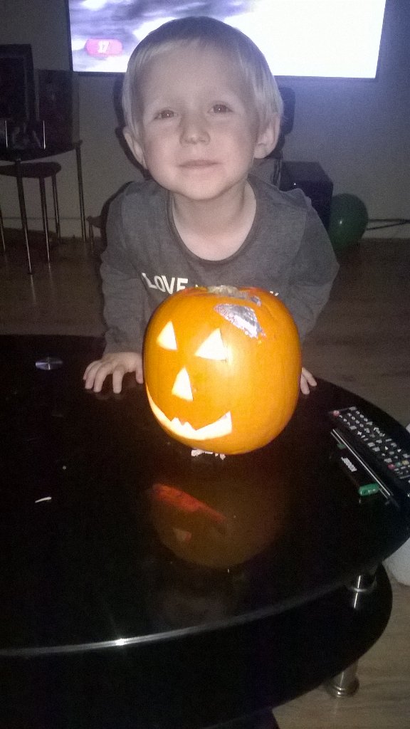 dixonpickup's tweet photo. Pumpkin 🎃 done x https://t.co/QkRMJ4L0SE