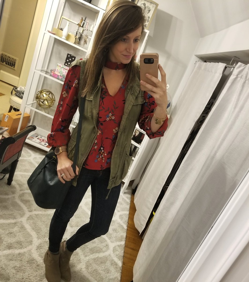 sarpavia's tweet photo. #fashion #style #ootd @marshalls top for $14.99 #fabfound vest is #thrift @SaversVVillage bucket tote @OldNavy #fallstyle #fallfashion https://t.co/0JBPlq81fn