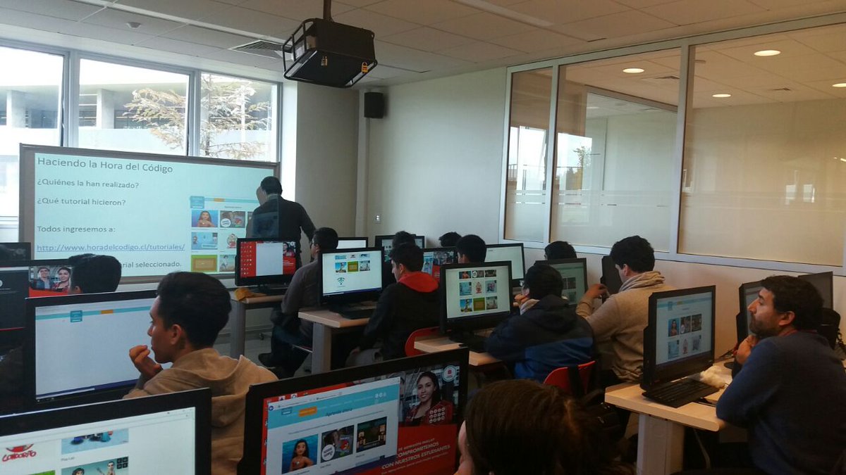 HoraDelCodigoCL's tweet image. Seguimos con los Train the Trainers para los #6000Docentes! Hoy estuvimos con los @INACAPINOS de la Región de Los Ríos!
#programaelfuturo