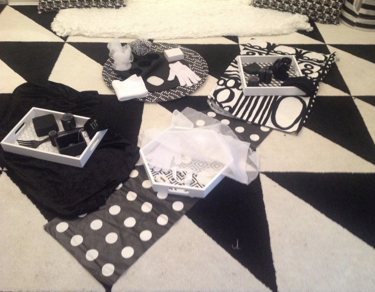 HomesteadNurse4's tweet photo. @LidlUK thank you for your fab trays our Tiddlers have loved exploring them! #usingalloursenses https://t.co/N4s5UvM0sr
