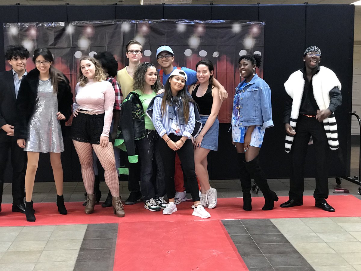 stuco_kforest's tweet photo. HoCo Day 2- Be the Next Model:Fashion Day #kleinspirit #bethenexttopmodel https://t.co/yvAZOvYwTZ