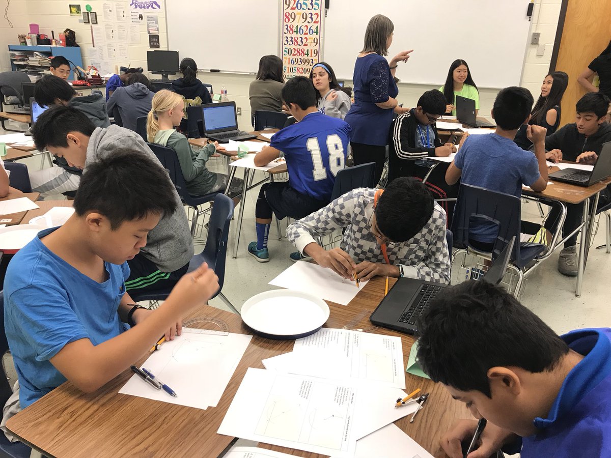 PamelaO333's tweet photo. Shout out to Cheryl Jones for an awesome Geometry constructions circuit today! @GRISHAM_MS @RRISDSecMath https://t.co/rjao2Ug5cL