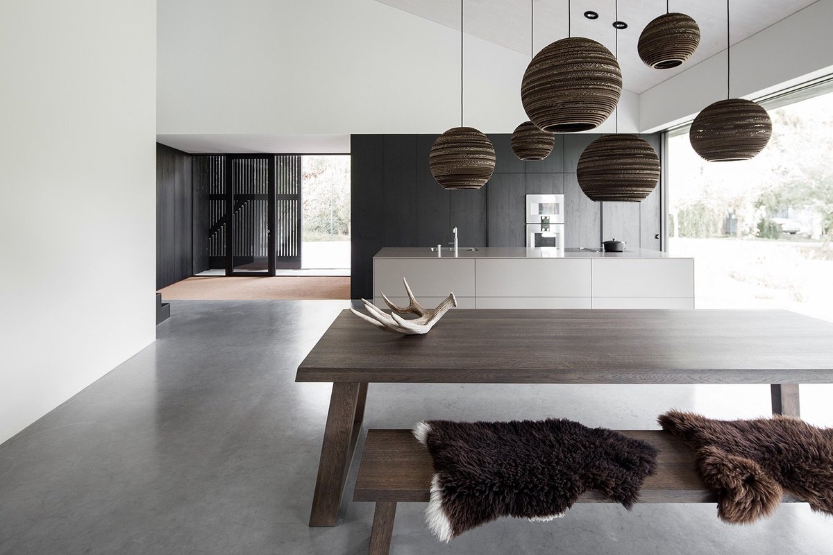 minimalissimo's tweet photo. Villa SG21: A residence with a cosmopolite aesthetic through minimalism by FilliéVerhoeven Architects

Read More: https://t.co/P4UbYr2W8u https://t.co/rOgu3aRAla