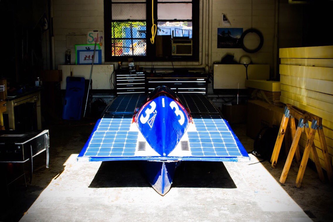 UKSolarCar's tweet photo. Looking back at the warm summer sun versus the cool garage ☀️☀️☀️
#sohotsocool #solarcar
#kentucky #lexington #UKY #seeblue https://t.co/6oNbiceixV