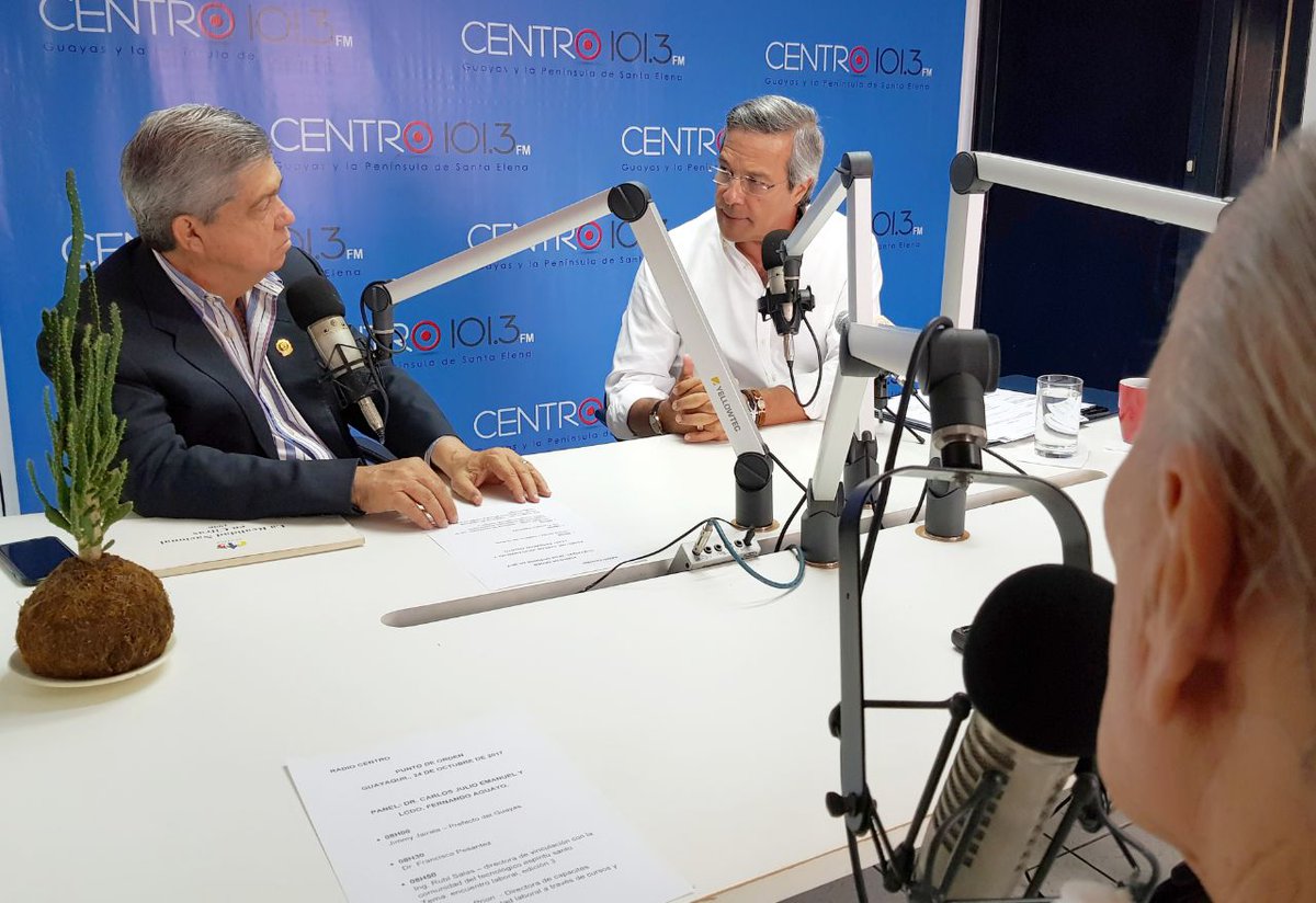 cendemocratico's tweet photo. .@jimmyjairala evalúa políticas agrarias y destaca el papel del Gobierno en el anuncio del control del contrabando. https://t.co/Gel4kit4kN