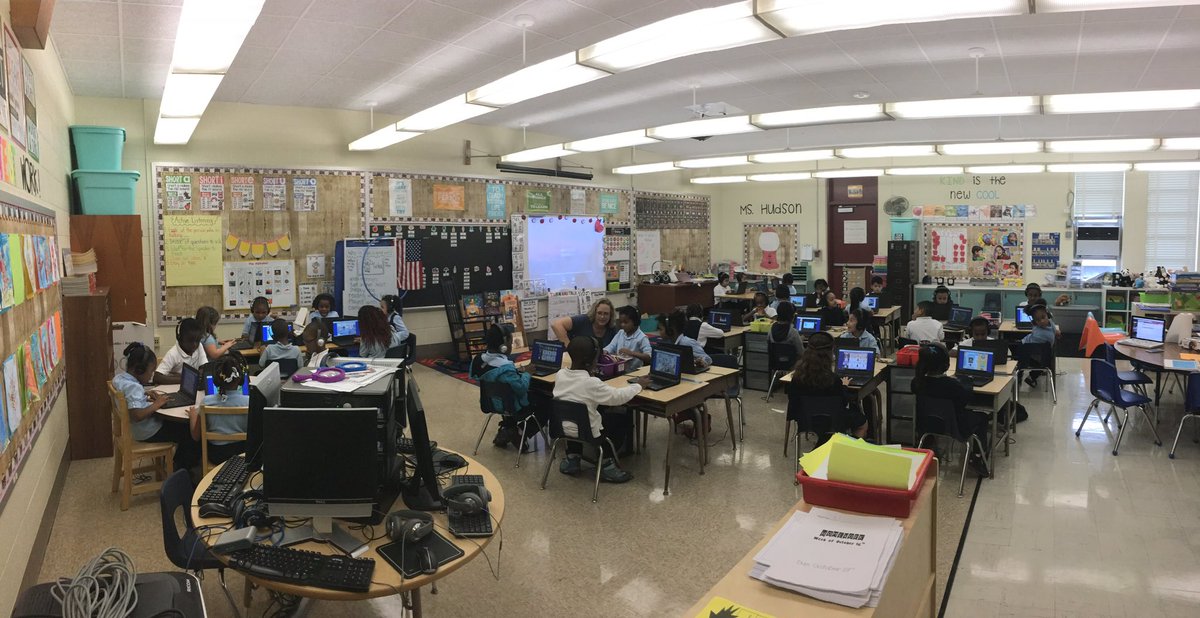 RoseValleyES's tweet photo. #TechnologyTime for #FirstGrade @RoseValleyES! This is what happens when your class gets 2000 #classdojo points https://t.co/IitDWoqP74