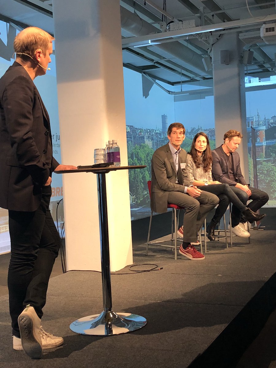 pauspling's tweet photo. Nu: investerarpanel med @SusanneNajafi @morndal1 @magnuswiberg #RetailTech2017 https://t.co/Kzcc3BwfRx
