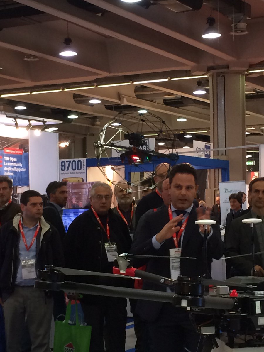 smaunotes's tweet photo. Un #drone in azione a #Smau Milano! #SEiKEY partner tecnologico di @TIM_IS https://t.co/YNyi3ZxG7T