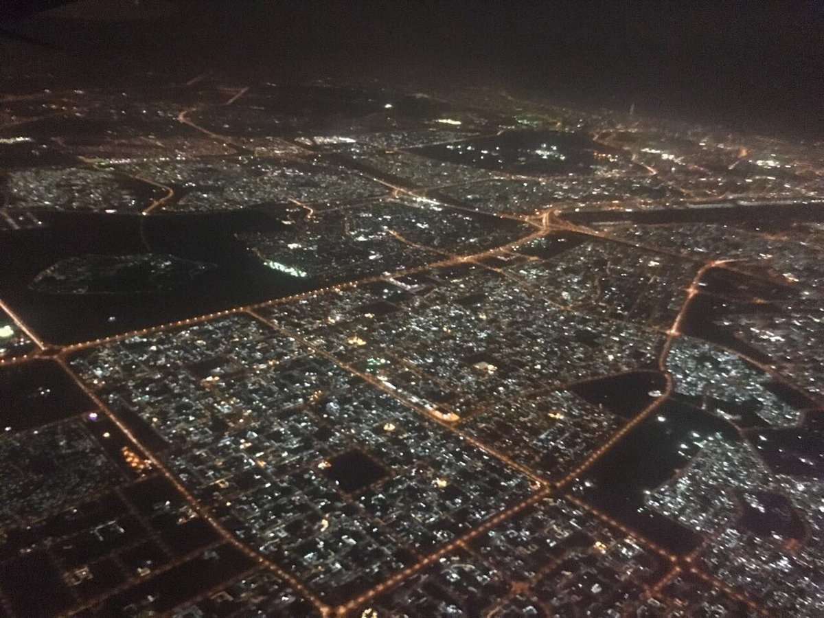 Vinay_9716's tweet photo. Took these shots of #MyDubai from my @emirates flight back from #Chicago last evening. #Dubai #Travel   #CityofLights #Emirates https://t.co/5ioiehdMwh