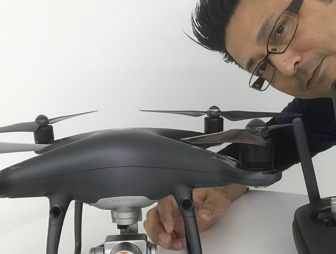 BigBangLC's tweet photo. Phantom 4pro Obsidian

ホワイト色とは一味違うマットグレーめっちゃカッコいい！🤗 場所: 深空株式会社https://t.co/gP75Zbfre2 https://t.co/nNtHG2F9lM