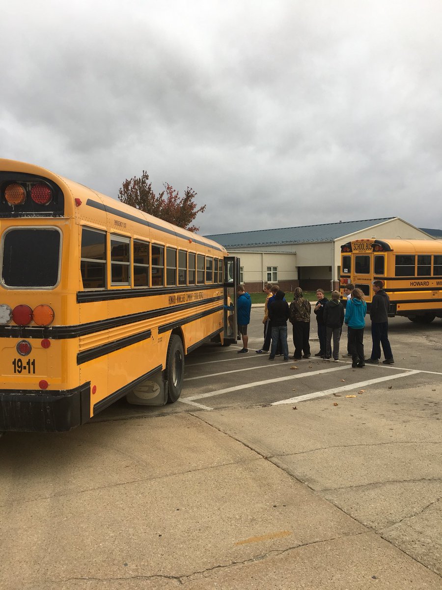 MrHiemstra's tweet photo. Safety first. Bus evacuations on a brisk and cool fall day. @TedIhns @Crestwood_HS #feelscold #IowaHS #Safekids #2020howardwinn https://t.co/FyRPP7vCnc