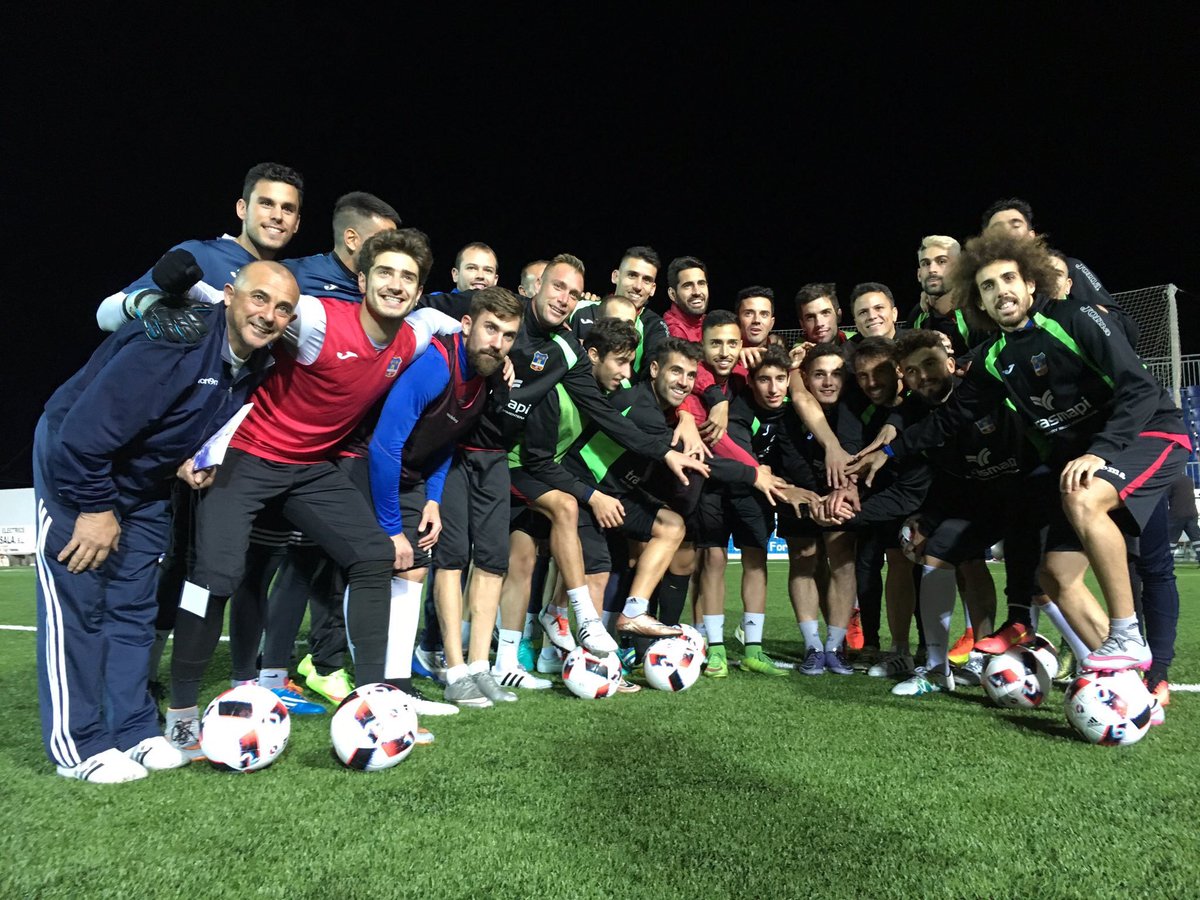 Baidelux's tweet photo. Gairebé 1 any entre aquestes fotos!El @sdformentera que escriu una línia més a la #CopaDelRey 1er va ser el @SevillaFC demà @AthleticClub https://t.co/ebT8ON5WnX