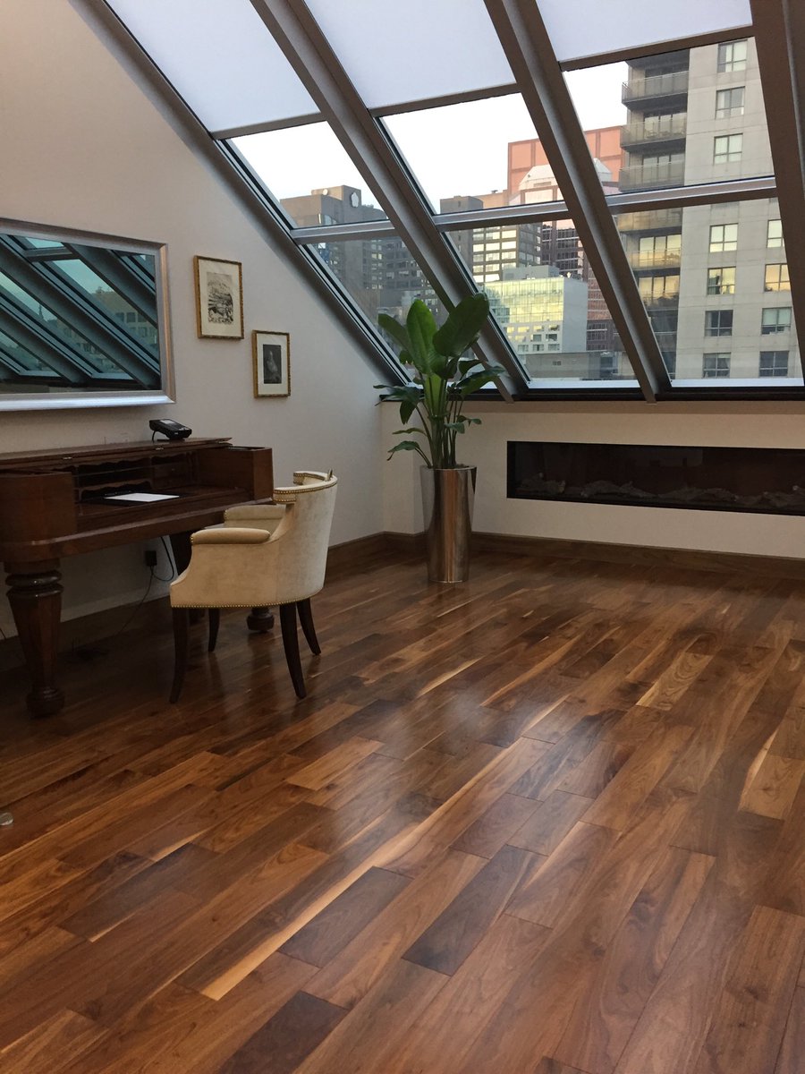 UJInteriors's tweet photo. @lemountstephen @LynnElmhirst talk about motivating office space! #montreal https://t.co/nDvlUTOAPM