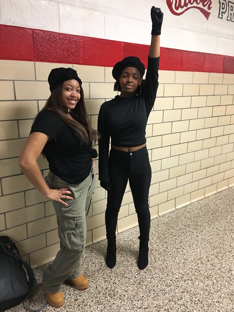 tabbibunny's tweet photo. Blackity Black Black Black ✊🏾✊🏾✊🏾 https://t.co/962yAYWXaw
