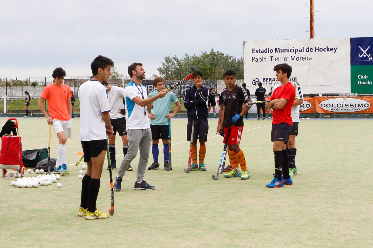 blancosnegro's tweet photo. HOCKEY: TALENTOS BERAZATEGUENSES YA PARTICIPAN DE ENTRENAMIENTOS DE EXCELENCIA | Blanco sobre Negro https://t.co/741KuCuVme https://t.co/IPArgpjyyV