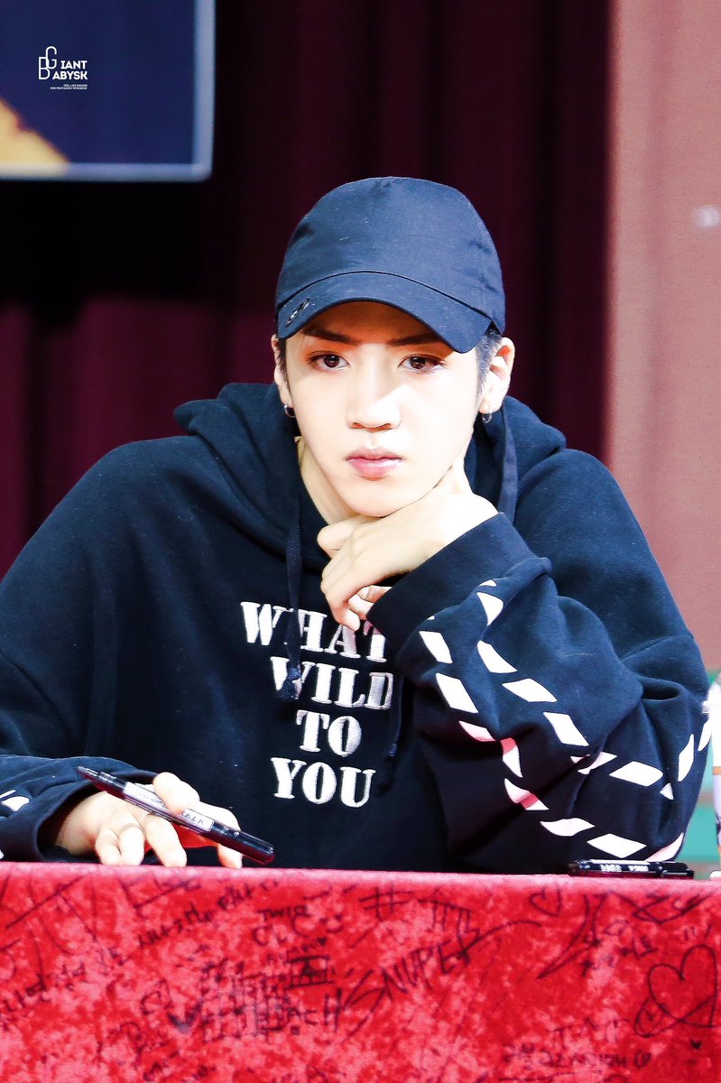 GIANTBaby0131's tweet photo. 161218 부산 팬싸
#우석 #정우석 #Wooseok #ウソク #펜타곤 #PENTAGON #ペンタゴン #Like_This #DEMO_01 @CUBE_PTG https://t.co/bq8srzETUd