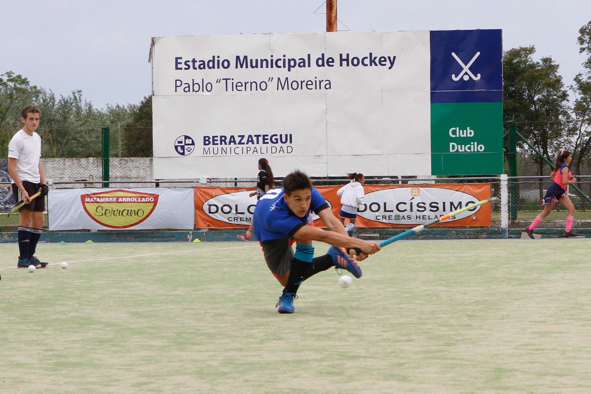 blancosnegro's tweet photo. HOCKEY: TALENTOS BERAZATEGUENSES YA PARTICIPAN DE ENTRENAMIENTOS DE EXCELENCIA | Blanco sobre Negro https://t.co/741KuCuVme https://t.co/IPArgpjyyV
