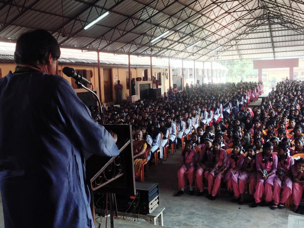 ShashiTharoor's tweet photo. Addressing Venganoor Girls Higher Secondary School. Stressed that aside from good students they must also become good human beings. https://t.co/XAcF8TfTsG