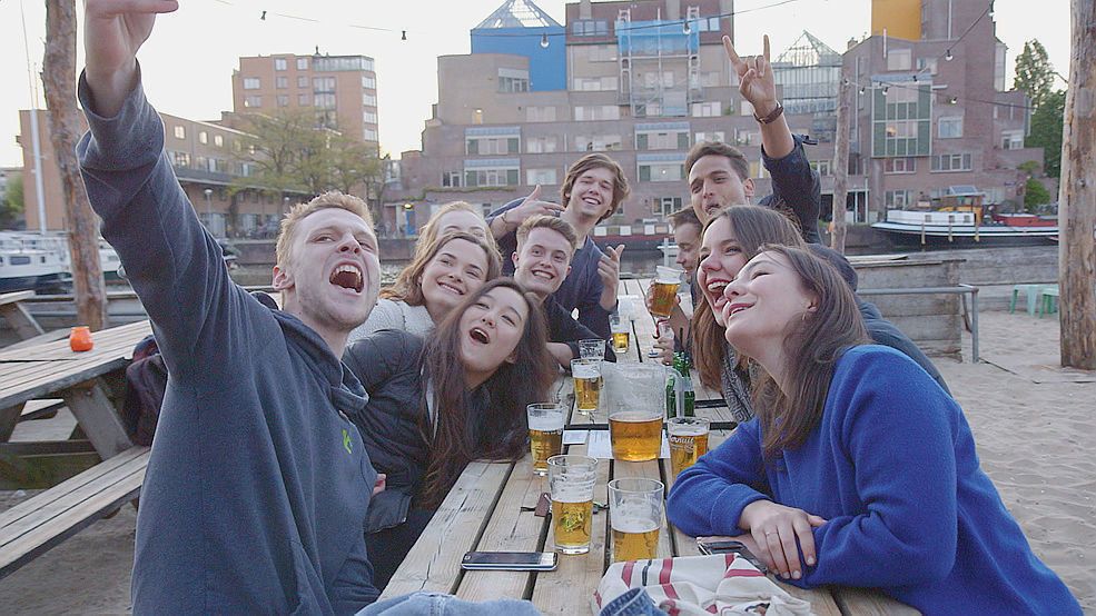 JeunesEuropeens's tweet photo. Ce soir sur @France2tv "Erasmus, notre plus belle année" de @seblegay 😎👉 https://t.co/kvZNe0u6YA @LaCroix https://t.co/sEtM2affCn