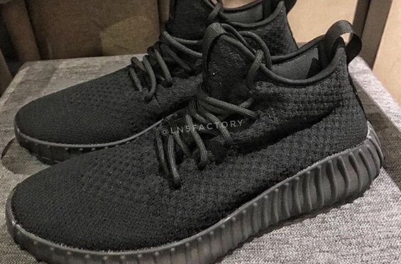 kicksonfire's tweet photo. A Preview Of The adidas Yeezy Boost 650 Triple Black Sample - https://t.co/ZFFRdZh7pP https://t.co/lDQuvucsFn