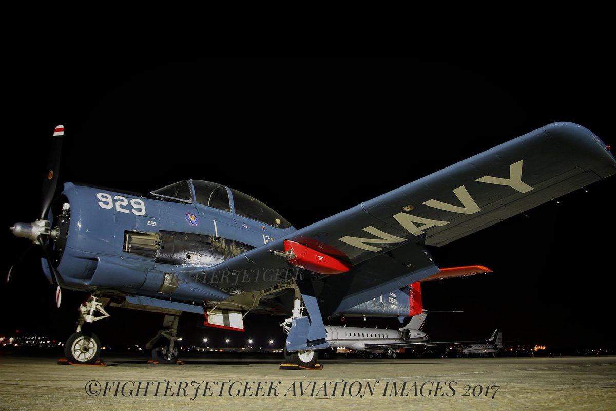 fighterjetgeek's tweet photo. For #TrainerTuesday ~A US Navy #T28B #Trojan trainer painted up in the markings of Naval Air Weapons Station ChinaLake. #FighterJetGeek https://t.co/Z9uTajrZmy