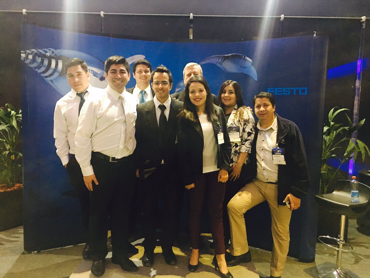 FestoChile's tweet photo. Equipo de Festo en las #olimpiadasdemecatronica2017 https://t.co/tMiA3qmH9Z