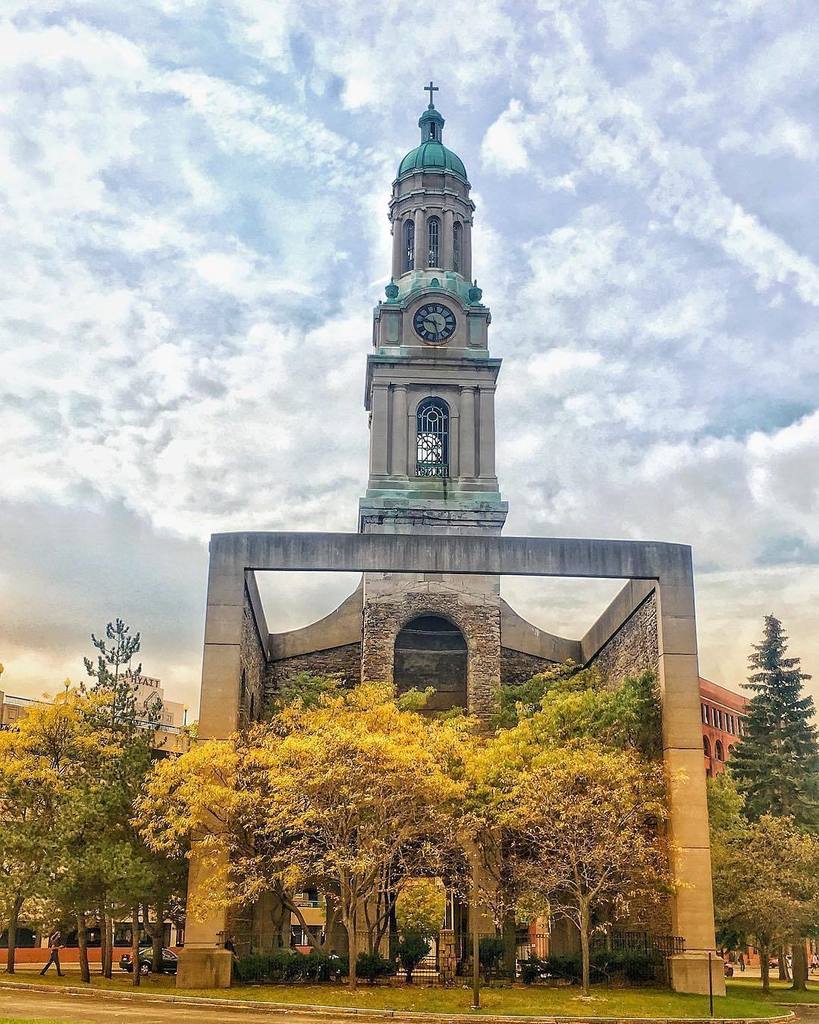rochester's tweet photo. St. Joseph's Park #ROC 🍂 Photo by Heather. #ThisIsROC #RochesterNY #ILoveNY https://t.co/5cKvpHuh20