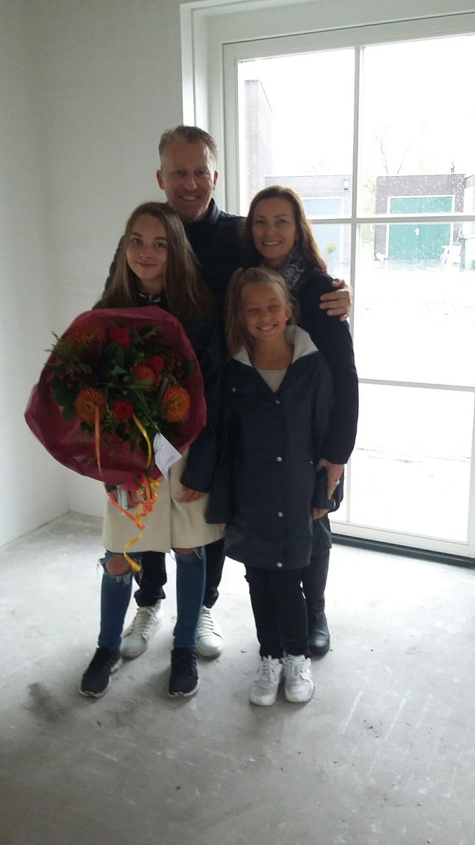 Project #WonenaanhetTwiske opgeleverd! Wij wensen alle kopers veel woongenot. Met dank aan het projectteam @JanvdVeer7, <a href="/O_langen/">Olaf De Langen</a> en <a href="/GerrieOssenblok/">Gerrie Ossenblok</a> en alle partijen die een bijdrage hebben geleverd. #trots #op #project