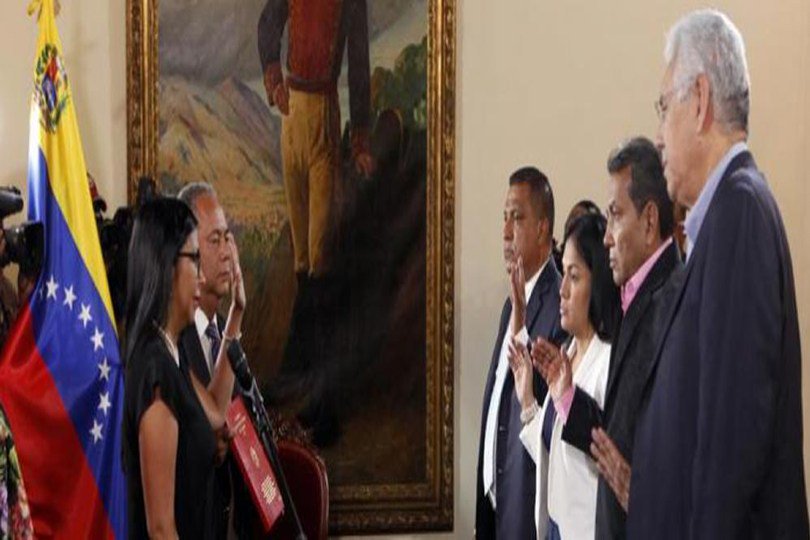 ePhylos's tweet photo. Gobernadores opositores juran ante asamblea constituyente oficialista en Venezuela https://t.co/gGhlaKWbpd https://t.co/6zV4OCyyFb