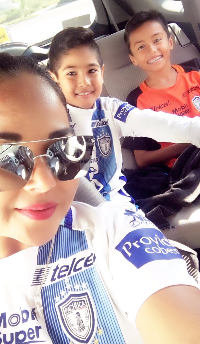 nidiajimenez79's tweet photo. Mis vidos guapos 👬 https://t.co/NJeyLaY2Xx