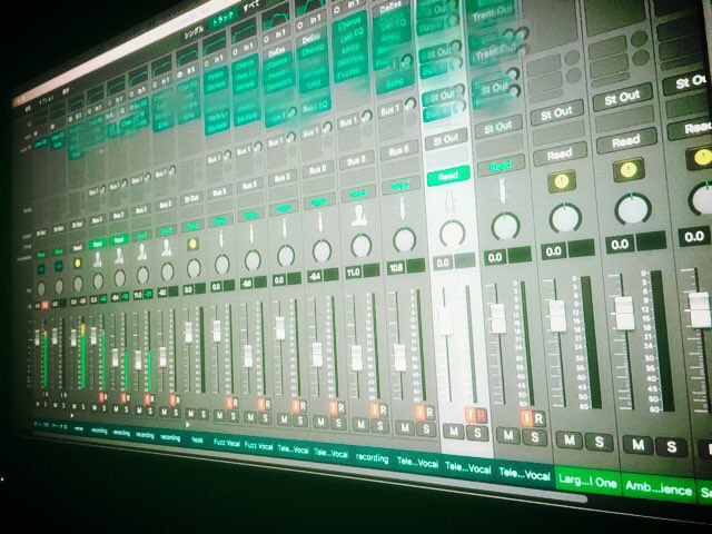 Blhite_RainMan's tweet photo. ミックスしてはサウンドチェックの為に車で聴く、これの繰り返し。
#LCP_studio #soundengineer #mixing #musiclife #hiphop #rap #producer #rapper #artist #musician #旭川 https://t.co/XEo2omE4cS