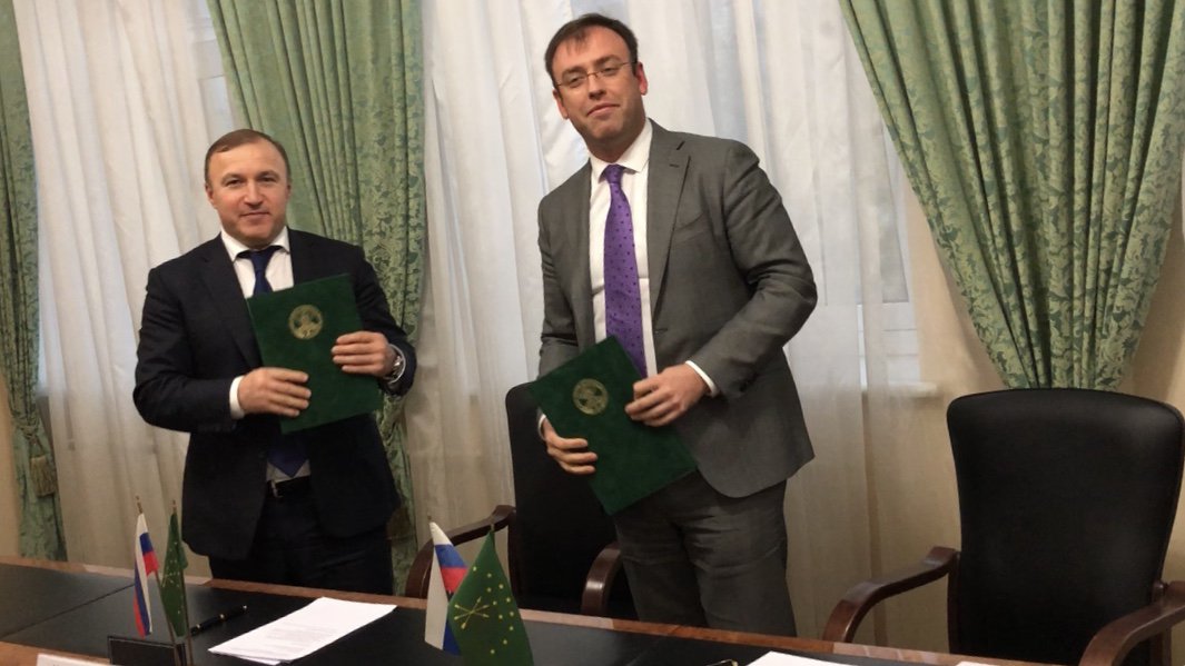 mkumpilov's tweet photo. Заключено Соглашение о сотрудничестве Кабинета Министров РА с Фондом развития промышленности. https://t.co/DyR6i7tDdY