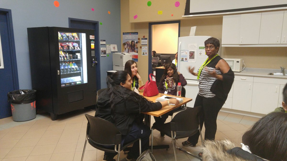 triOSCollegeBTH's tweet photo. Scarborough’s PSW students organized a great fundraiser for the Sunflower Developmental Service. #HappyToGive #FunCampus https://t.co/2MpwXPl2DK