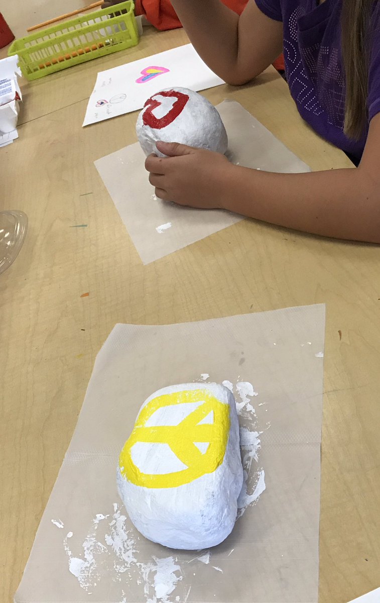 asant_7's tweet image. Art club painting rocks to border the garden! #TeamUCPS #PoplinRocks @PoplinPrincipal @PoplinAP @richmondSTEMS @loripeyton