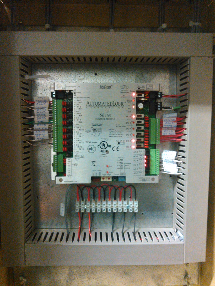 MemcoControls's tweet photo. Employees are proud to work for @MemcoControls and it shows in the quality of their installation. #Controls #EMCS #DDC #BAS https://t.co/6brltpaFWk