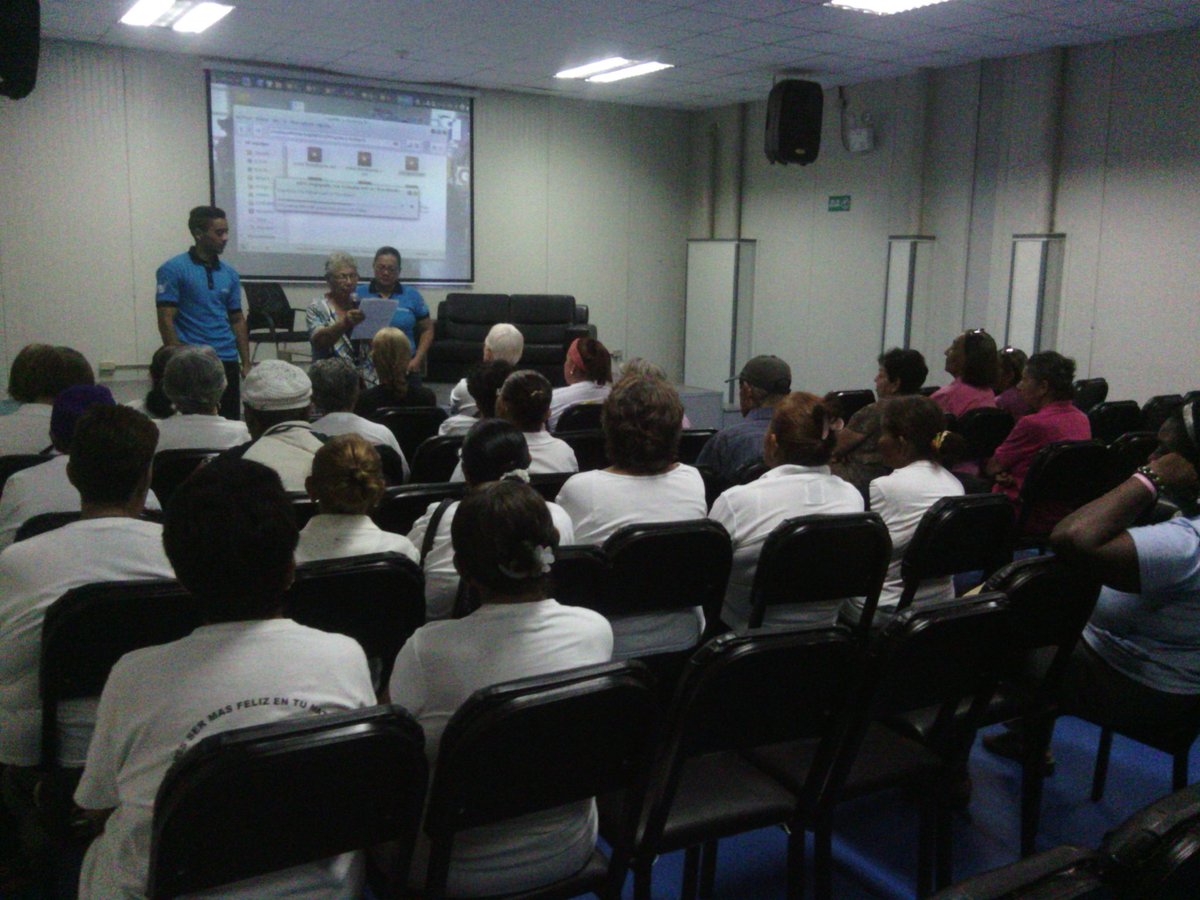 BCHCH_ABUELOS's tweet photo. #LaViejaEscuela Primera actividad como Brigada en @DZUL61 para la recreación y disfrute d nuestros abuelos,(as), cine+vida! Sabiduría y paz. https://t.co/zZExui3EI2