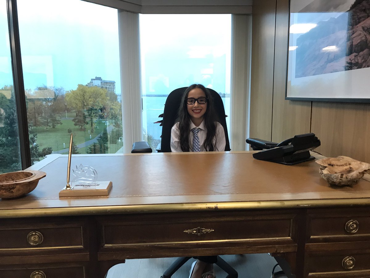 Our #mayorforaday contest winner was hard at work yesterday at City Hall. Thank you Keira you did an amazing job! https://t.co/PKOcKO0r5B
