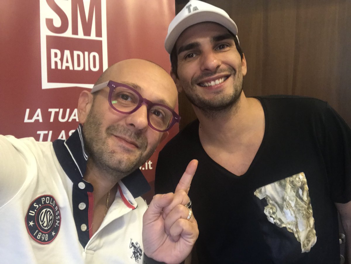marco_racchella's tweet photo. Oggi a #ThisIsTop con @MariettoDj @Leandro_dsl #Dj #Top #OnAirNow #MarcoRpage #StreetRadio #SMradio #Milano https://t.co/3ZBMxHS1kH