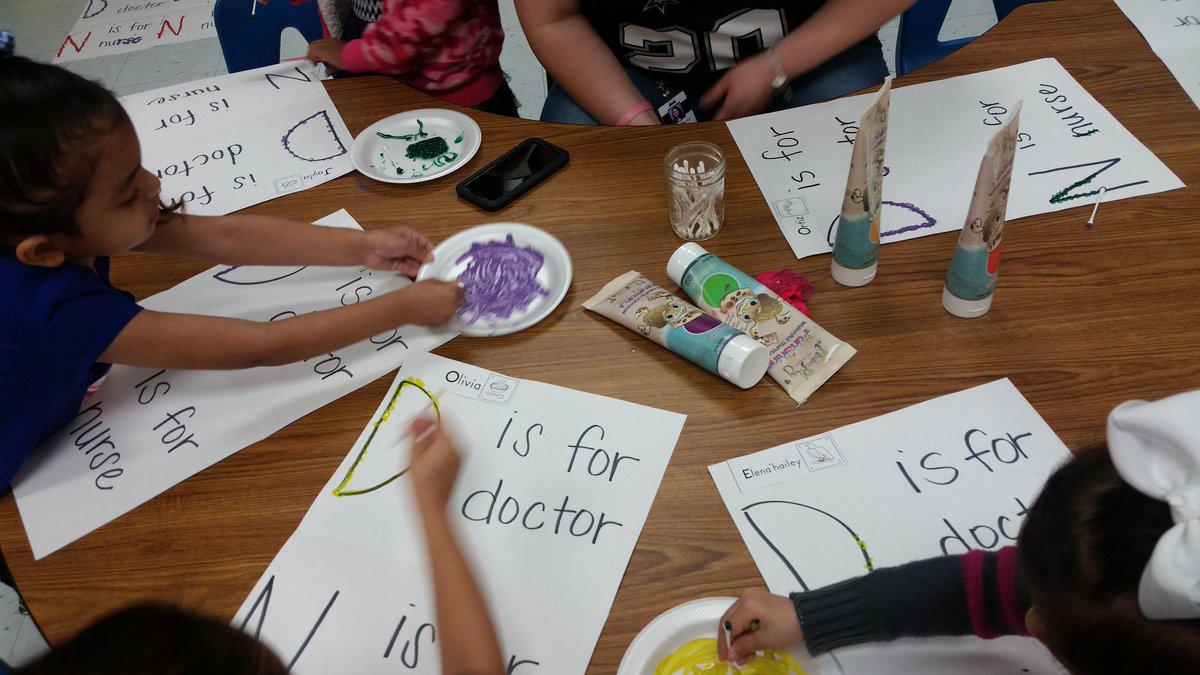 NISDTimberwilde's tweet photo. Paint and glitter in PreK! Tachers make it look so easy to use it with our youngest learners. #timberwildestrong #timberwildeinspired https://t.co/twHKQjSdhq