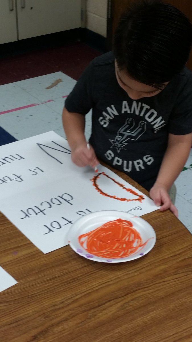 NISDTimberwilde's tweet photo. Paint and glitter in PreK! Tachers make it look so easy to use it with our youngest learners. #timberwildestrong #timberwildeinspired https://t.co/twHKQjSdhq