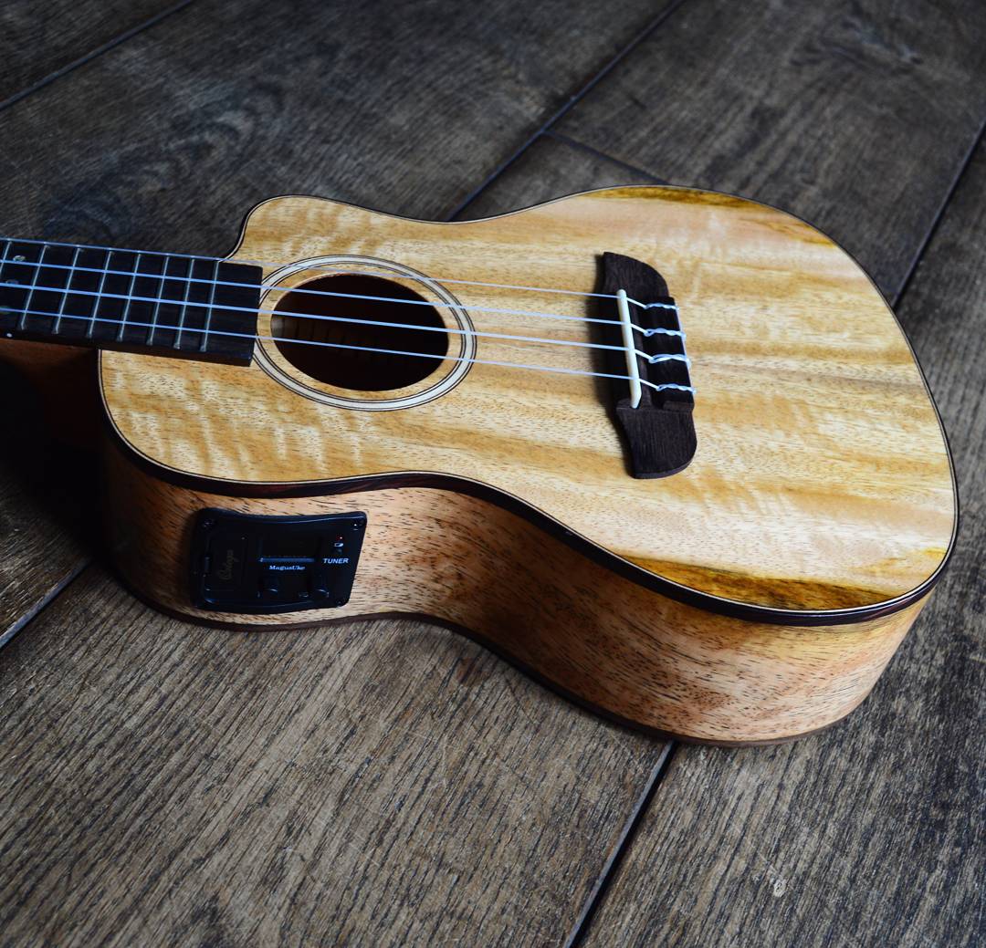 ZedDistribution's tweet image. Check out the incredible Mango top on this Concert Ukulele! 
Mango top, back and side, satin open pore with Rosewood fretboard and bridge.