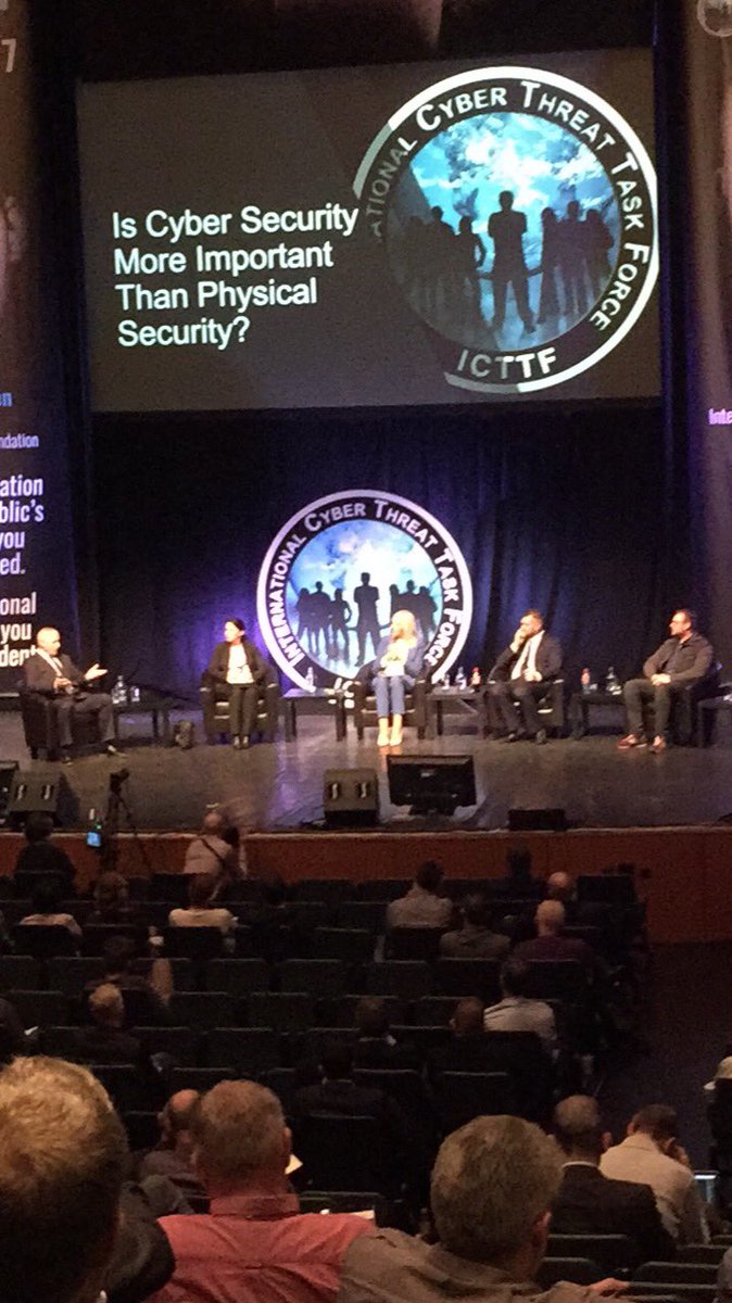 Daniellekit36's tweet photo. #TechTuesday do you think Cyber security is more important than physial security? #CTS2017 #dcu https://t.co/BmSy3gc1Z2