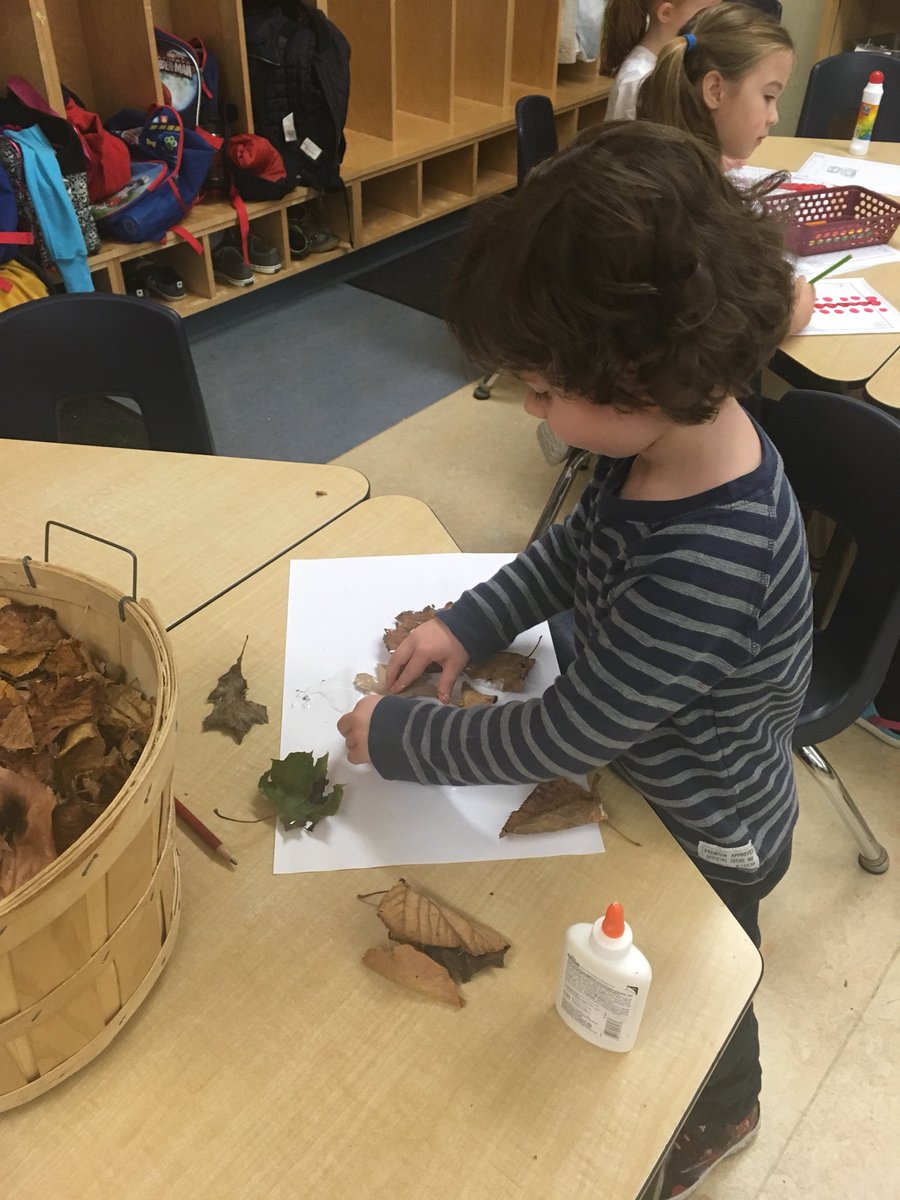 CabasClass's tweet photo. We are creating pictures using our leaves that we collected! Our imaginations are creating some amazing scenes. #leafcreations https://t.co/laFaotoTZp