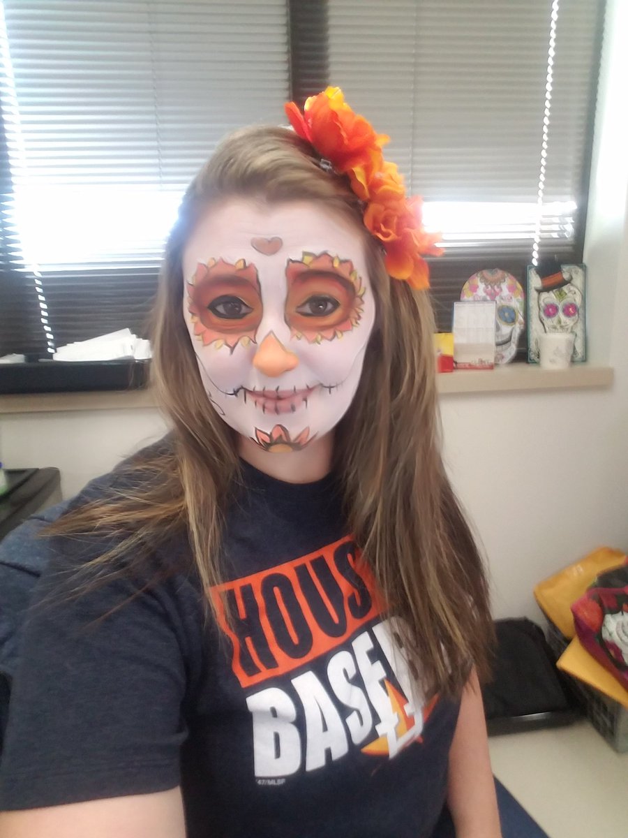 jeter_rachel's tweet photo. First day of Day of the Dead Lesson coinciding team spirit day #WISP2P #my1thing2day #WorldSeries2017  #GoStros #sugarskull #6thgradeart https://t.co/SZsZEzHmQd