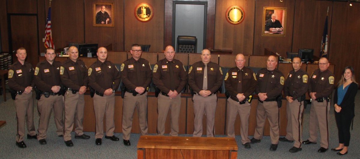 radfordsheriff's tweet photo. This will be our 2018 calendar picture.  A fantastic team! https://t.co/MgjrWxkLZs