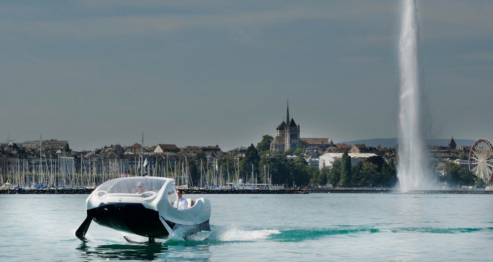 LesEchos's tweet photo. SeaBubbles préfère la Suisse à Paris pour ses tests >> https://t.co/LE8CpVdff1 https://t.co/rPOxMx6xOE