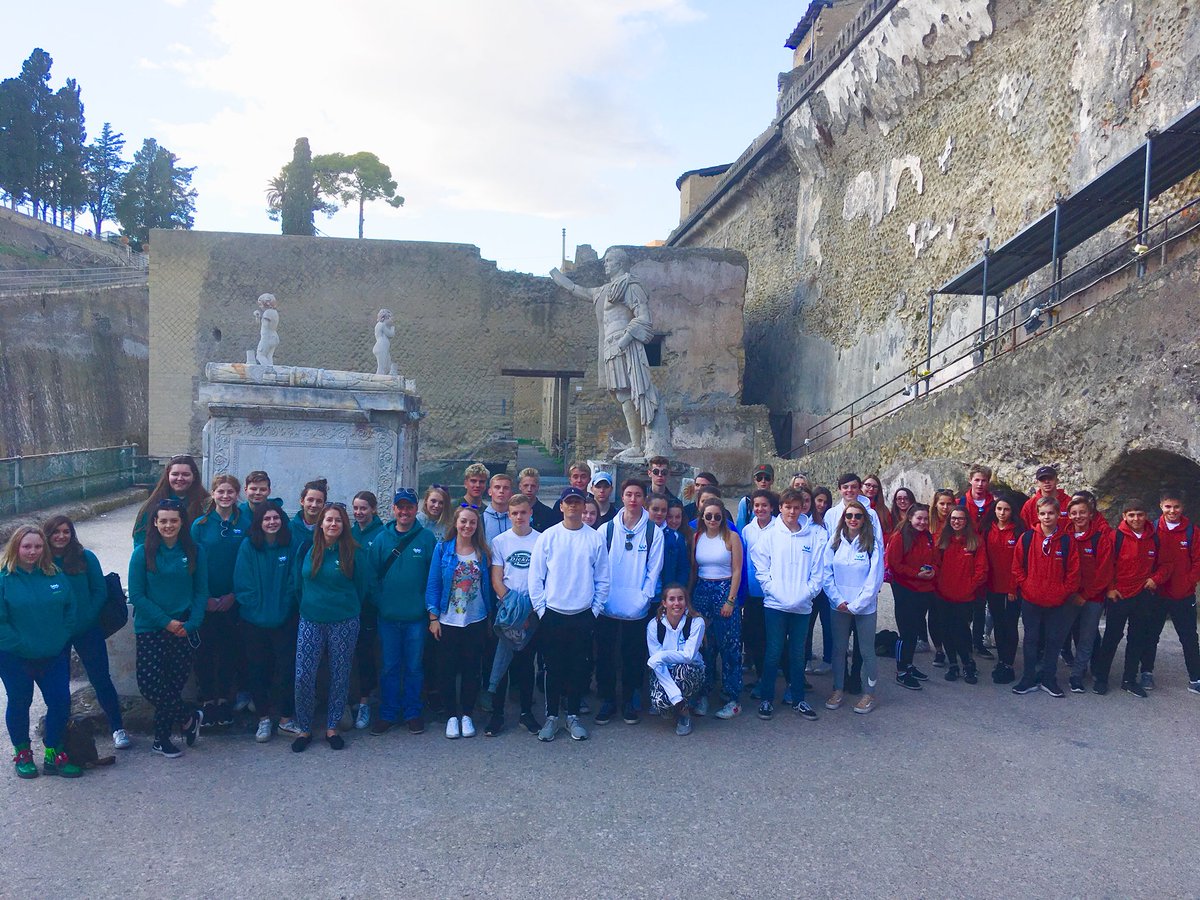 WriGeog's tweet photo. Team Naples #Geography #Herculaneum #Vesuvius 🇮🇹 @WrithlingtonSch https://t.co/XBmgjc0yh2